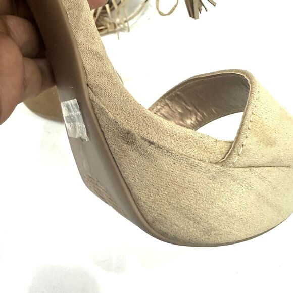 QUPID Womens Shoes Size 6 Fringe Ankle Open Toe Taupe Zip Closure Platform Heels - Picture 15 of 16